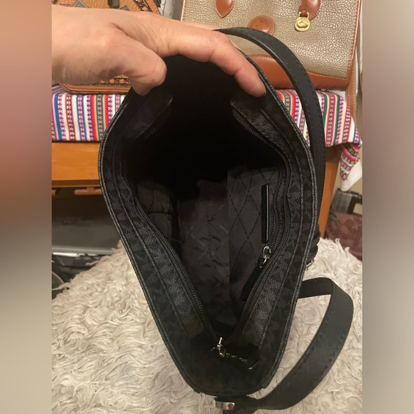 Michael Kors small-medium black crossbody bag - Picture 5 of 5